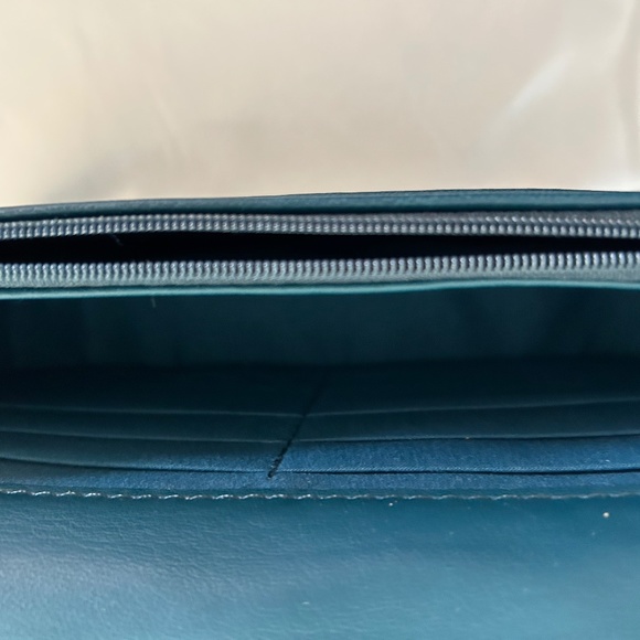 Badgley Mischka Diamond Stud Clutch Bag - Picture 7 of 9